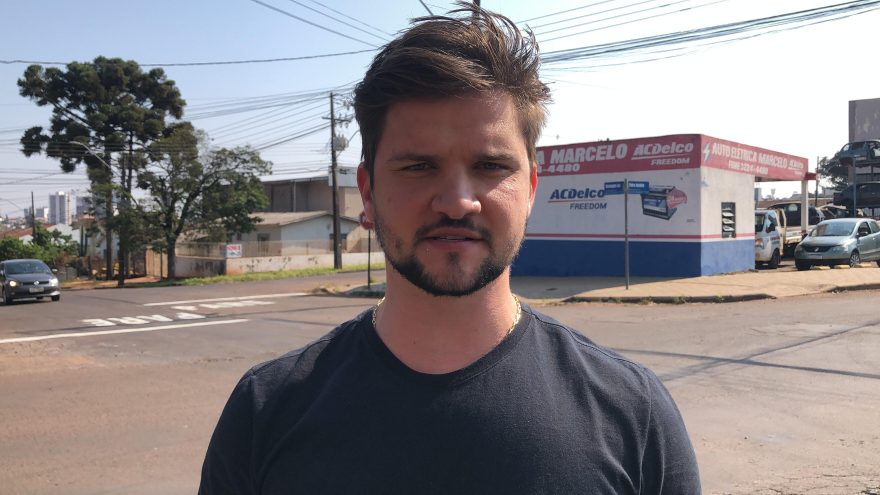 Morador faz apelo por melhora na sinalização em cruzamento perigoso na rua Padre Anchieta