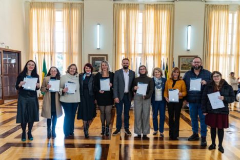 Imagem referente a Professores da rede são homenageados pelo Ganhando o Mundo e uso de plataformas