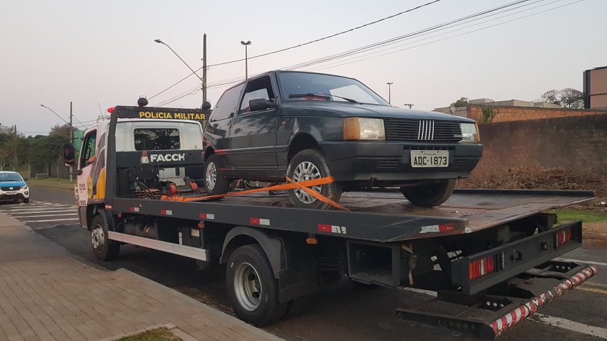 Fiat Uno furtado é recuperado pela Polícia