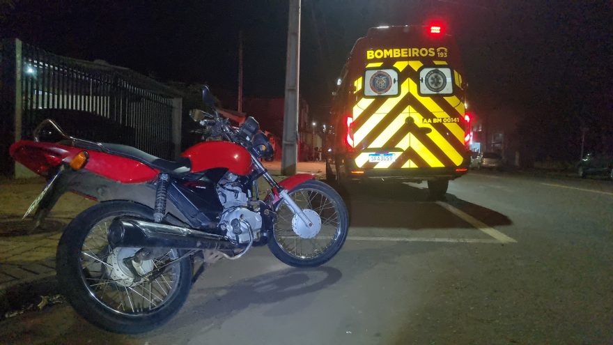 Motociclista fica ferido em acidente na Rua Xavantes no Santa Cruz