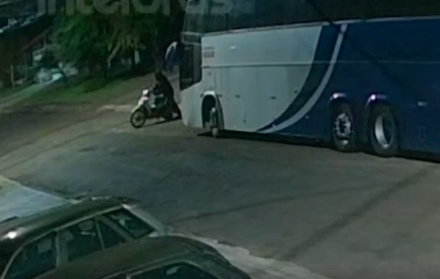 Câmera registra furto de motocicleta no Bairro Alto Alegre