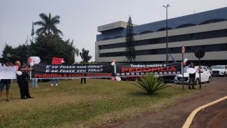 Após boatos de pedofilia, manifestantes pedem absolvição do acusado de matar Roberto Natal de Meira