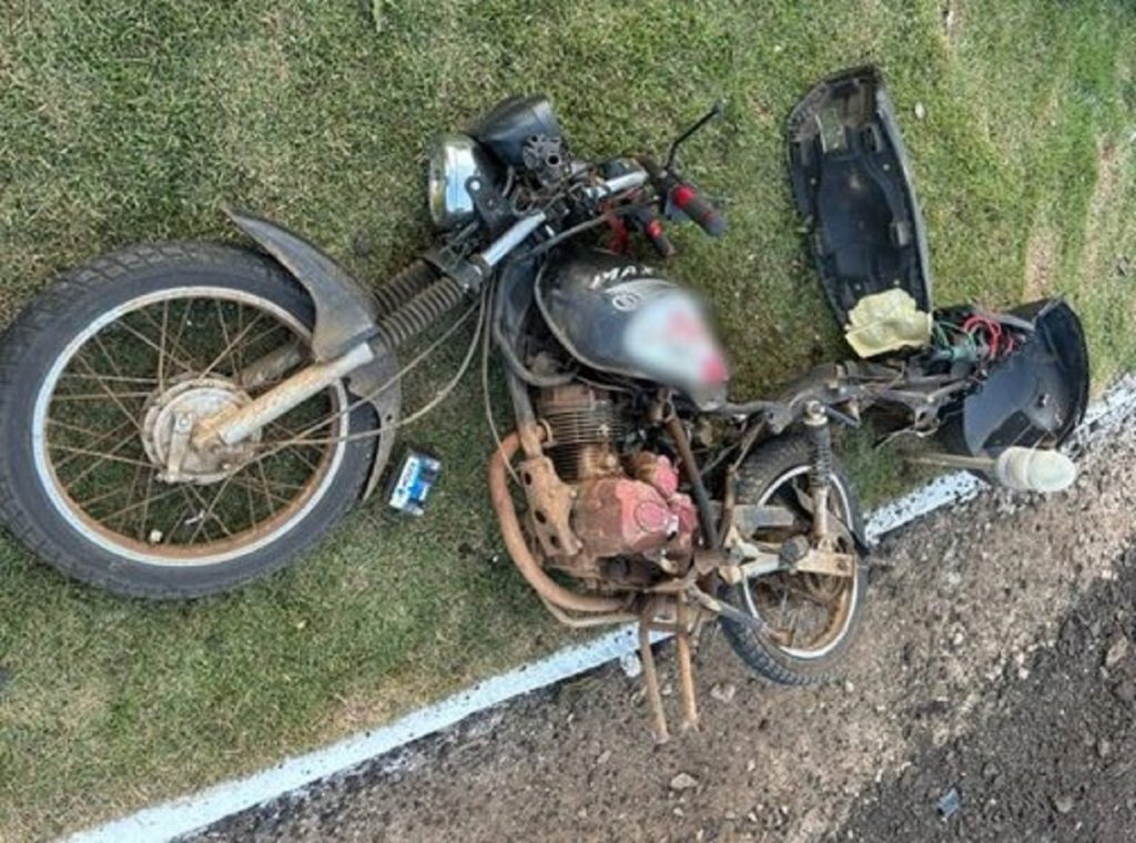 Adolescente morre em acidente envolvendo caminhonete e moto na PRC-280 Adolescente morre em acidente envolvendo caminhonete e moto na PRC-280