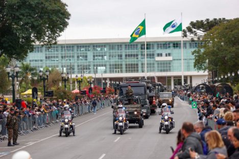 Imagem referente a Dia da Independência: 6,2 mil pessoas devem desfilar no 7 de setembro em Curitiba