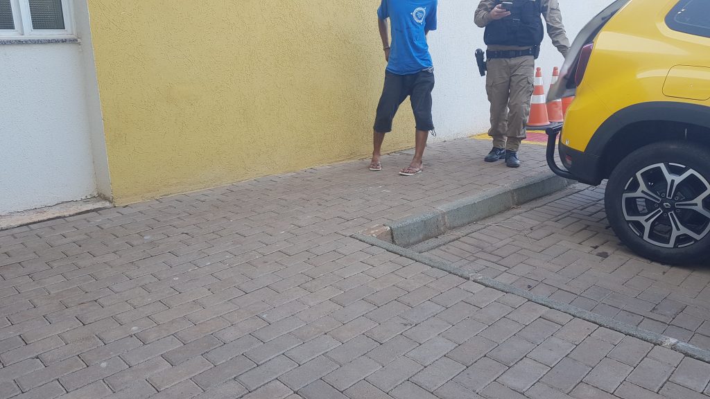 Rapaz de 25 anos é detido após ser acusado de furto de fios Rapaz de 25 anos é detido após ser acusado de furto de fios