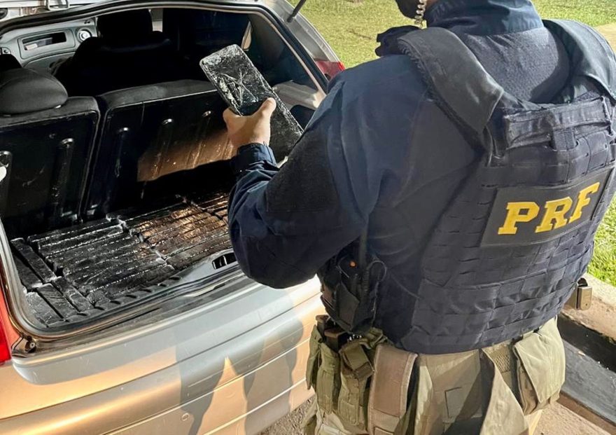 Homem que pegou drogas em Cascavel é preso na BR-277 com 166 kg de maconha