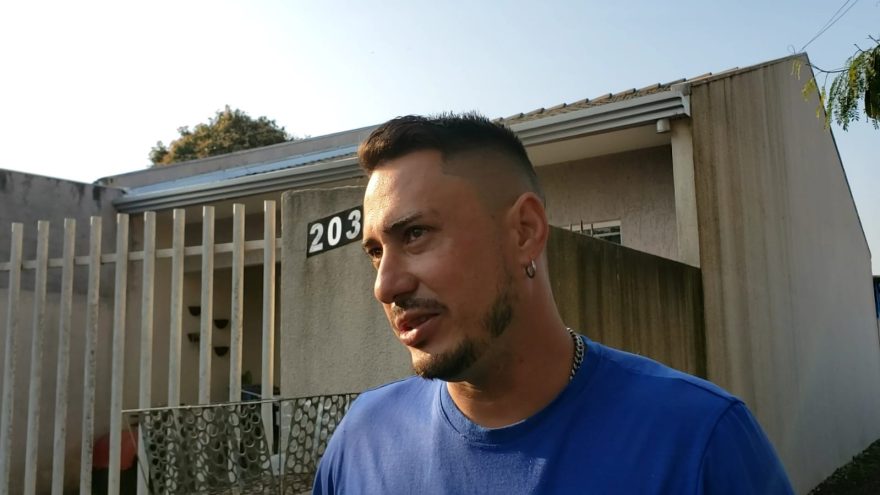 Ataque de pitbull: Vizinho afirma que garotinha de 10 anos conseguiu se soltar de cachorro e se trancou no banheiro