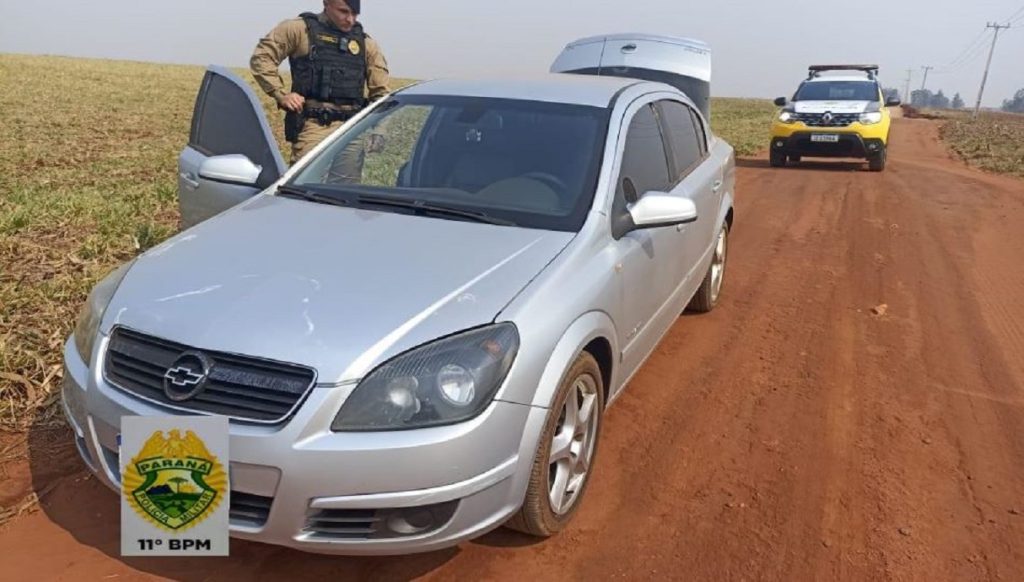 Bandidos assaltam casal na Estrada Boiadeira e roubam dinheiro e veículo Bandidos assaltam casal na Estrada Boiadeira e roubam dinheiro e veículo