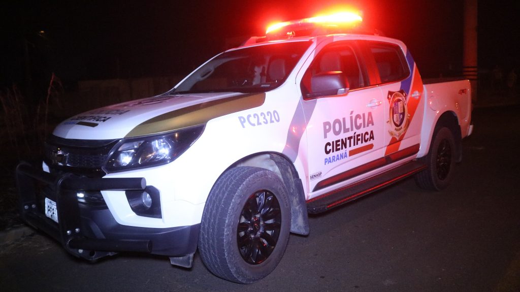 Cliente é encontrado morto dentro de piscina de bar em Ponta Grossa Cliente é encontrado morto dentro de piscina de bar em Ponta Grossa