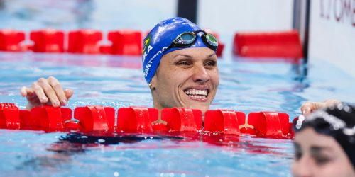 Imagem referente a Carol Santiago conquista medalha de prata nos 100 metros peito