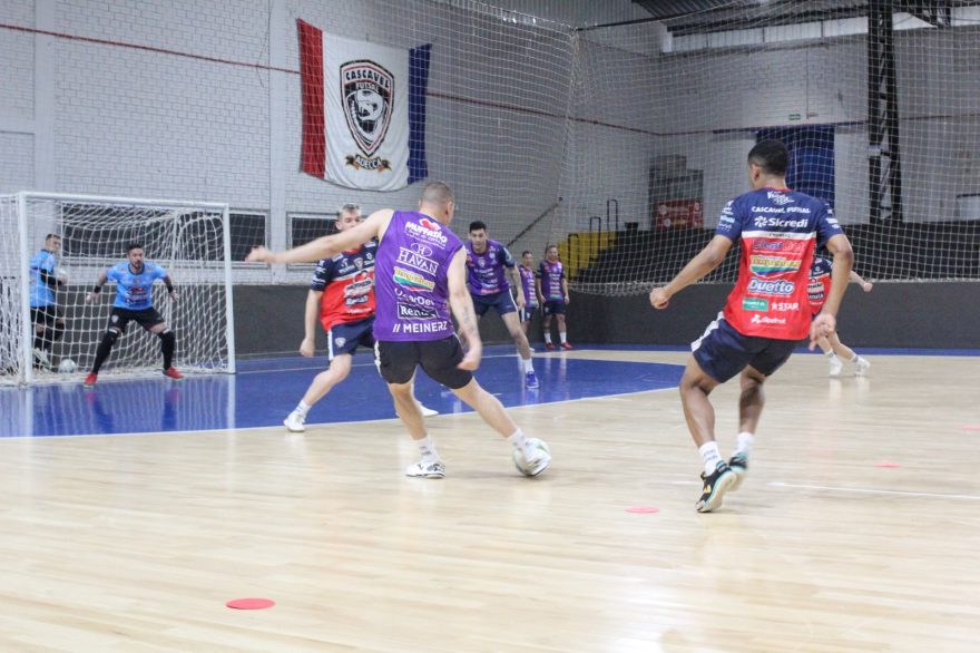 Cascavel enfrenta o Blumenau pela última rodada da primeira fase da LNF