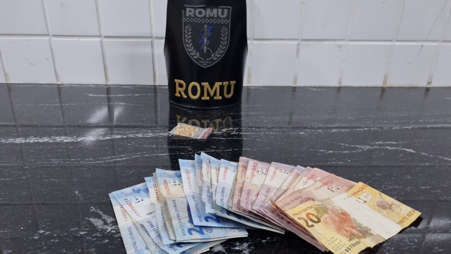 Adolescente é abordado com porção de crack no centro da cidade