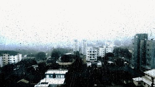 Vento solto em Cascavel: rajadas ultrapassam os 62 km/h e penteados não sobrevivem Imagem referente a Vento solto em Cascavel: rajadas ultrapassam os 62 km/h e penteados não sobrevivem