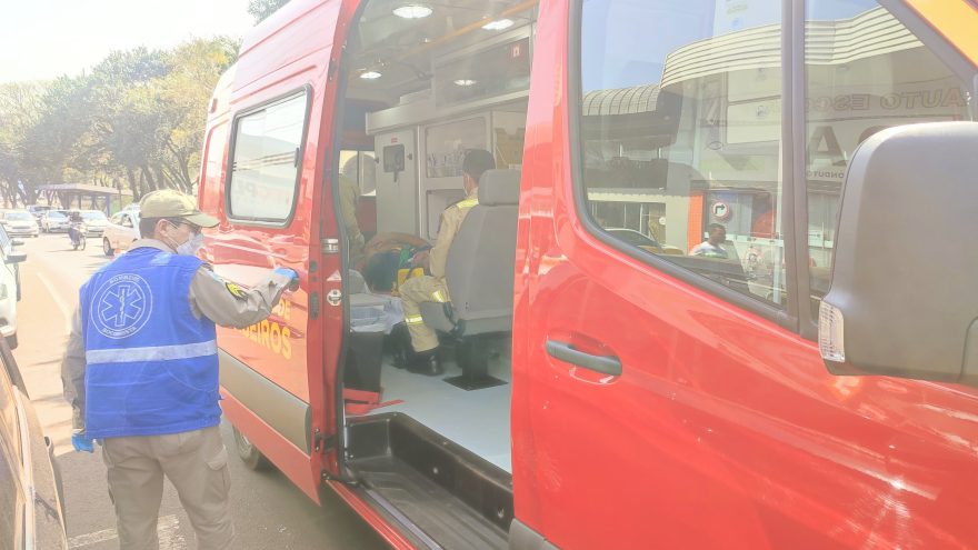 Acidente entre duas motos é registrado na Avenida Brasil