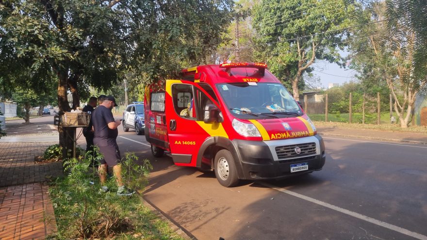 Mulher fica ferida ao cair de bicicleta na Rua Flamboyant