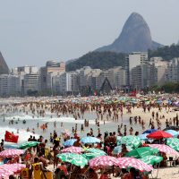 Imagem referente a Justiça suspende Operação Verão na orla do Rio de Janeiro