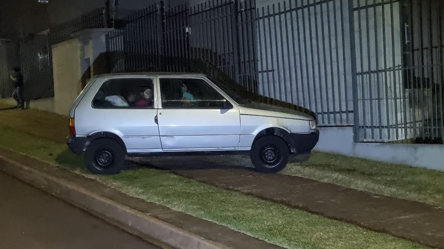 Mulher e duas crianças se envolvem em acidente no Riviera