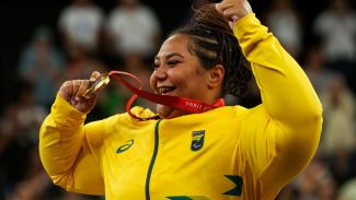 Com direito a recorde paralímpico, Tayana Medeiros conquista o ouro