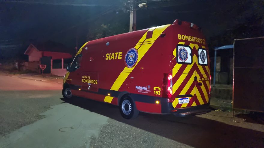 Colisão entre motos deixa jovem de 19 anos ferido no Bairro Periolo