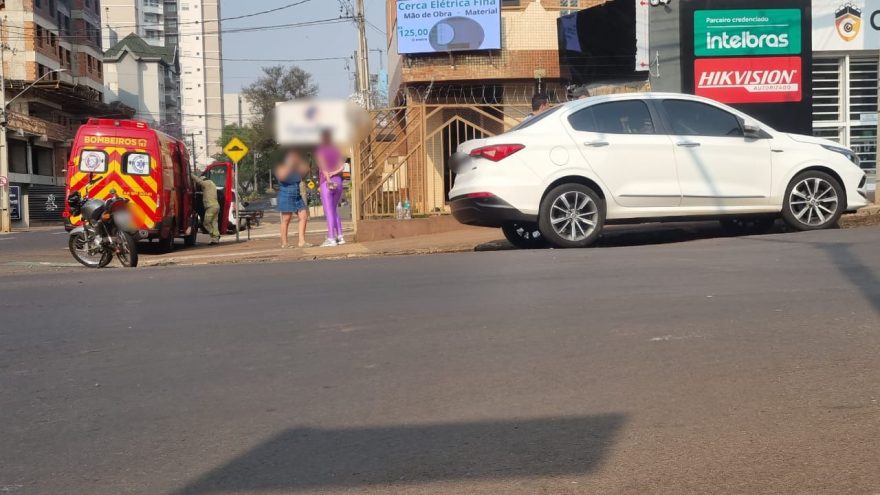 Casal fica ferido em acidente de trânsito no Centro
