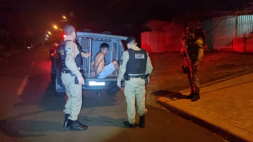 Defesa com concha: mulher reage a agressões e fere companheiro com conchada