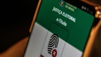 A menos de 30 dias do 1º turno, eleitores devem atualizar e-Título