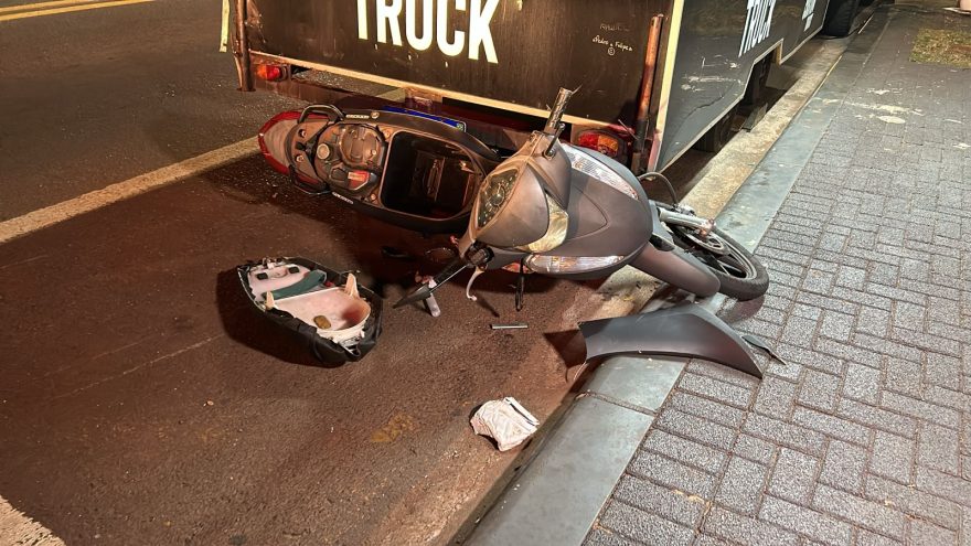 Motociclista é arremessado contra trailer de lanches após acidente no Coqueiral