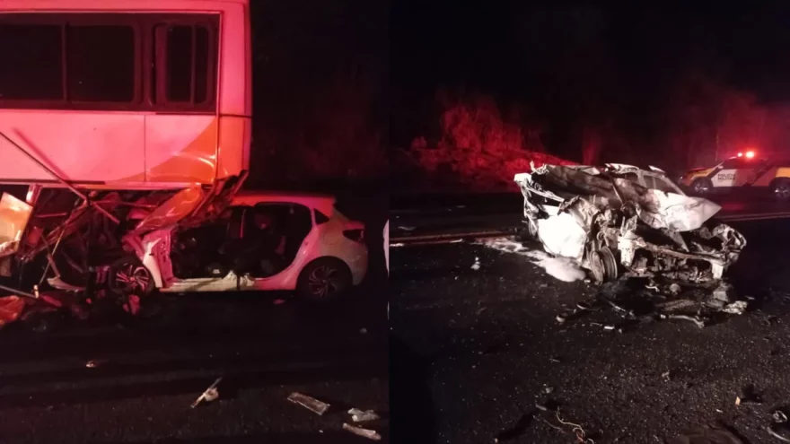 Casal morre carbonizado após grave acidente entre dois carros e ônibus