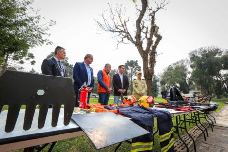 Imagem referente a Força-tarefa: Estado anuncia 500 brigadistas e R$ 24 milhões para combater incêndios