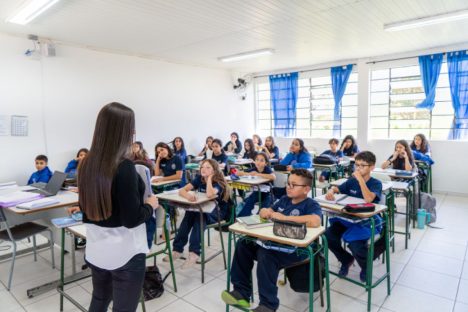 Imagem referente a Estado seleciona professores para programa de formação na rede municipal