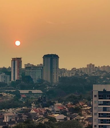 Imagem referente a Cascavel encara terça-feira de baixa umidade e muito calor; a máxima deve ser 34°C