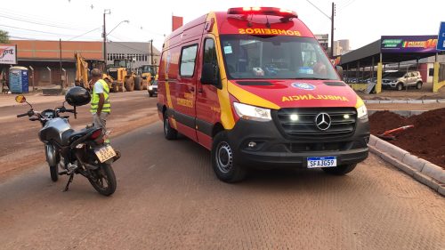 Imagem referente a Motociclista fica ferida ao sofrer queda na Avenida Carlos Gomes