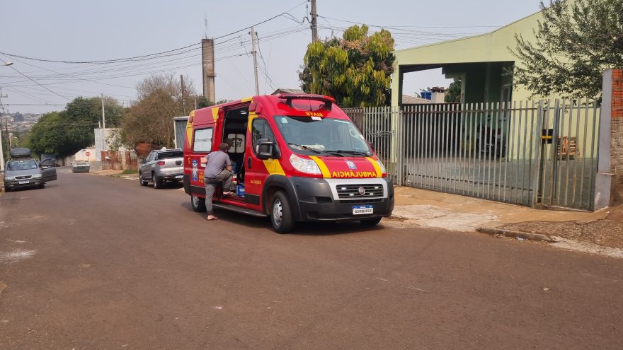 Homem fica ferido após escorregar e cair na calçada no Interlagos