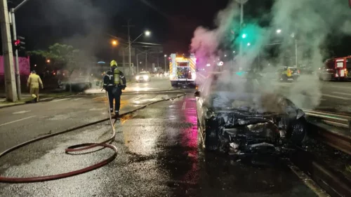 Vítima que teve carro arrastado por BMW morre no hospital; Delegado indicia motorista