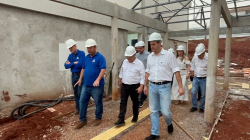 Imagem referente a Governador Ratinho Junior fiscaliza pessoalmente obras de escola no Jardim Riviera em Cascavel