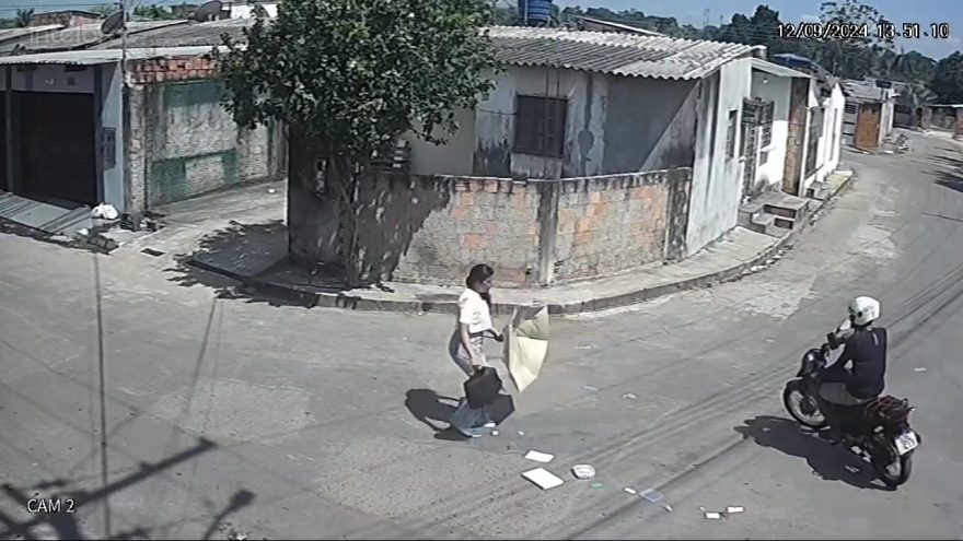 Jovem é arrastada durante tentativa de assalto no Tarumã