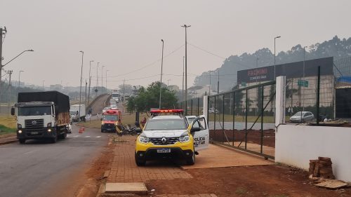 Imagem referente a Adolescente fica ferida após queda de moto no viaduto da Olindo Periolo