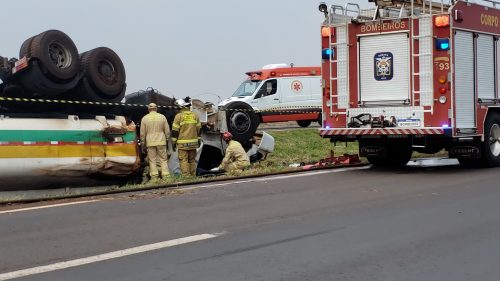 Imagem referente a Motorista fica preso em ferragens em acidente na BR-163 em Sede Alvorada