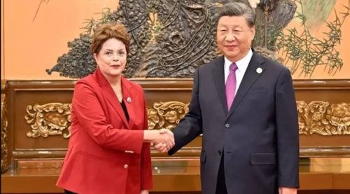 Imagem referente a Dilma Rousseff é condecorada por Xi Jinping com a mais alta honraria da China