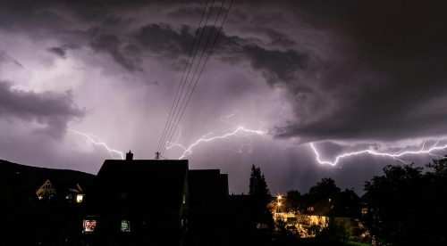 Imagem referente a Madrugada deverá ser chuvosa com risco de tempestade