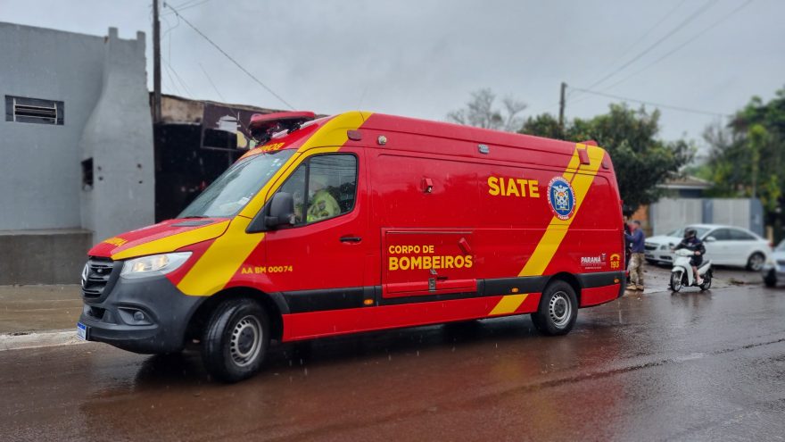 Idoso é socorrido pelo Siate em um bar no Bairro Cataratas