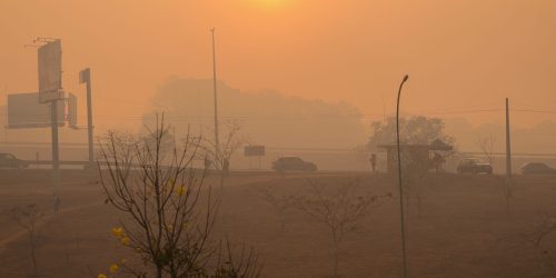 Imagem referente a Escolas cancelam aulas por causa da fumaça no Distrito Federal