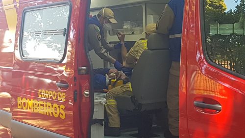 Ciclista sofre queda e fica ferido na Rua Plínio Salgado Imagem referente a Ciclista sofre queda e fica ferido na Rua Plínio Salgado