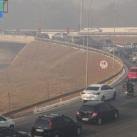 Imagem referente a Fumaça do incêndio no Parque Nacional se espalha pela capital federal