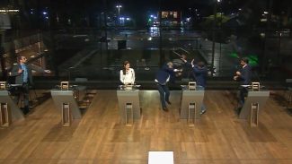 Novas imagens mostram que Datena tentou dar mais cadeiradas em Pablo Marçal Novas imagens mostram que Datena tentou dar mais cadeiradas em Pablo Marçal