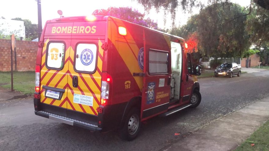 Homem é socorrido pelo Siate após ser encontrado caído na Rua no Alto Alegre