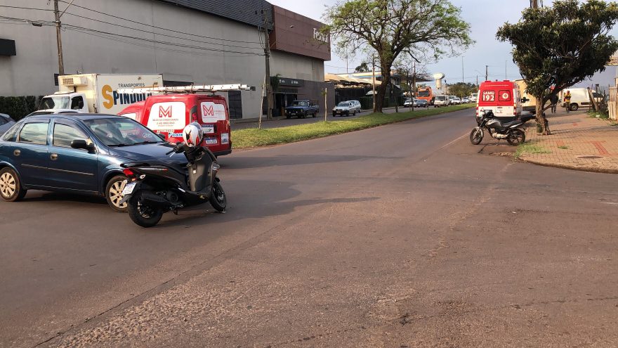 Samu atende vítima de acidente na Avenida Assunção, em Cascavel