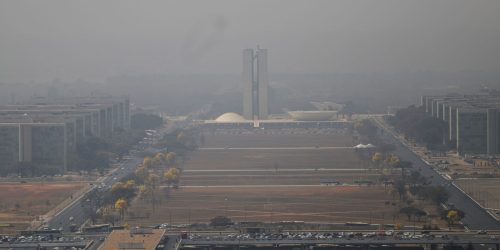 Imagem referente a Poluição do ar em Brasília cresceu 350 vezes durante incêndio