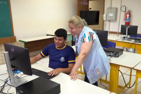 Imagem referente a Organizadores da Olimpíada de Eficiência Energética visitam escolas no Paraná