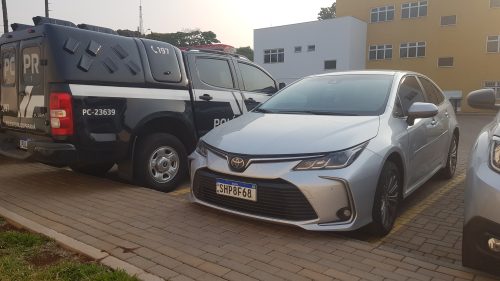 Imagem referente a Corolla roubado em posto de combustíveis na BR-277, em Cascavel, é recuperado